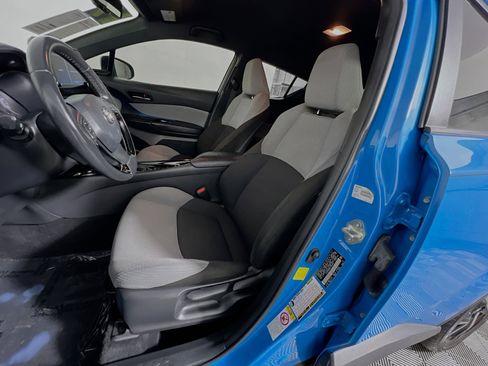 Used 2019 Toyota C-HR XLE FWD image 15