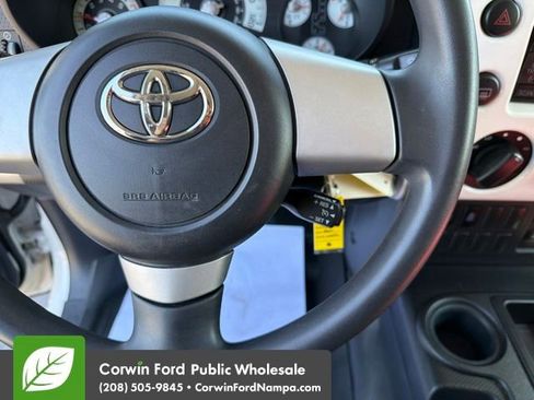 Used 2010 Toyota FJ Cruiser 2WD image 12