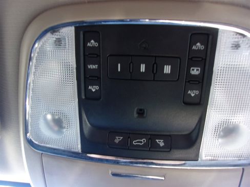 Used 2017 Jeep Grand Cherokee Overland image 20