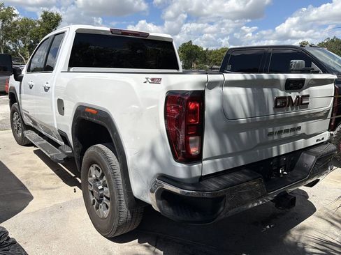 Used 2022 GMC Sierra 2500 SLE w/ SLE Value Package; AWD/4WD image 9