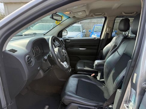 Used 2017 Jeep Compass Latitude image 15