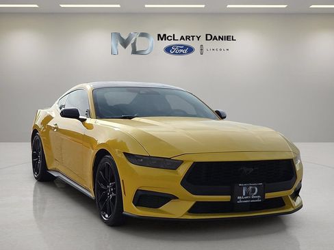 Certified 2024 Ford Mustang Coupe RWD image 2