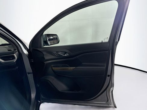 Used 2023 GMC Acadia SLE w/ Driver Convenience Package image 32