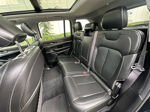 Used 2023 Jeep Grand Cherokee 4WD 4xe image 13