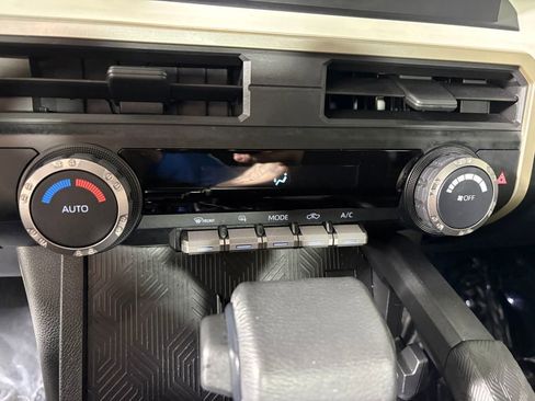 Used 2024 Toyota Tacoma TRD Sport image 18