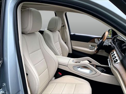 Certified 2023 Mercedes-Benz GLS 450 4MATIC image 9
