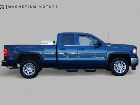 Used 2017 GMC Sierra 1500 SLE w/ SLE Value Package image 2