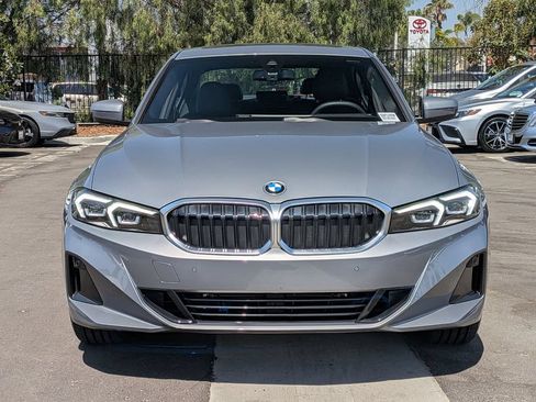 Used 2025 BMW 330i xDrive Sedan AWD/4WD image 4