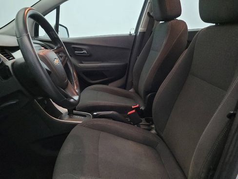 Used 2019 Chevrolet Trax LS image 17