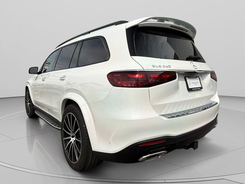 New 2026 Mercedes-Benz GLS 580 4MATIC image 3