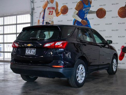 Used 2020 Chevrolet Equinox LS FWD image 24