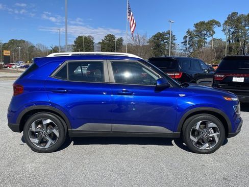 Used 2023 Hyundai Venue SEL w/ Cargo Package image 3