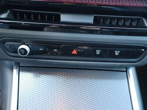 Used 2025 BMW M2 RWD image 18
