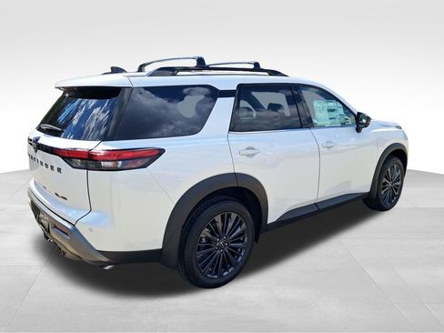 New 2026 Nissan Pathfinder SL w/ SL Premium Package AWD/4WD image 5
