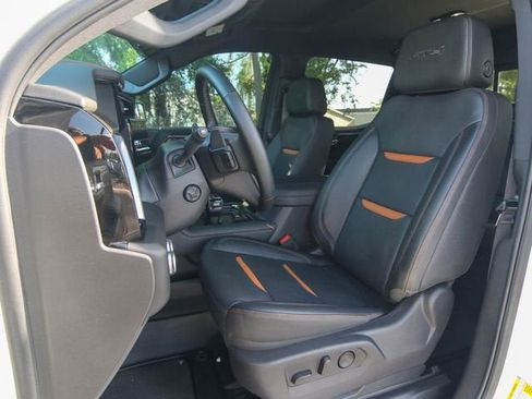 Used 2025 GMC Sierra 1500 AT4 w/ AT4 Premium Package AWD/4WD image 15