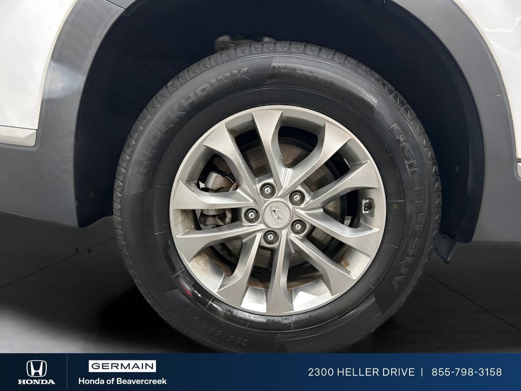 Used 2020 Hyundai Santa Fe SE FWD image 27
