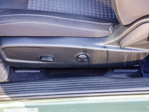 Certified 2022 Dodge Challenger SXT w/ Blacktop Package image 22