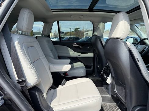 Used 2025 Lincoln Aviator Reserve w/ Jet Appearance Package AWD/4WD image 25