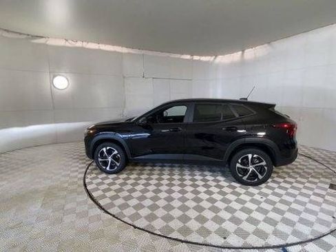 Used 2024 Chevrolet Trax RS w/ Driver Confidence Package FWD image 9