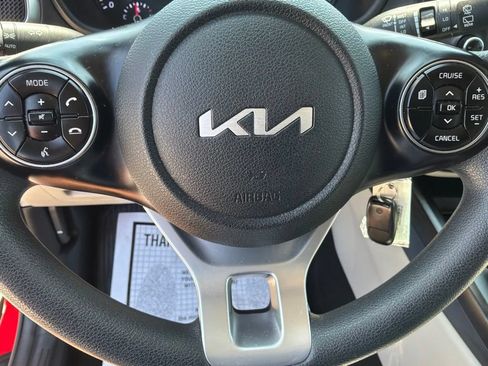 Used 2022 Kia Soul LX FWD image 27
