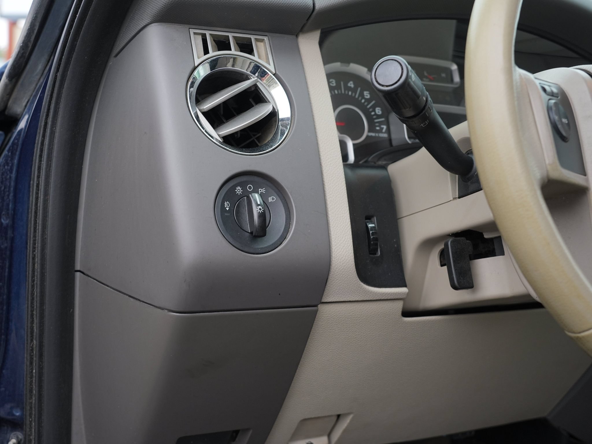 Used 2013 Ford Expedition XL AWD/4WD image 17