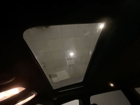 Used 2017 Jeep Grand Cherokee Limited image 22