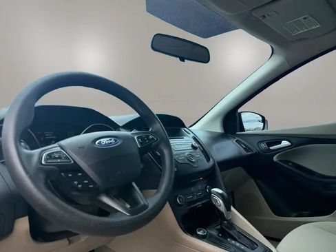 Used 2015 Ford Focus SE FWD image 12