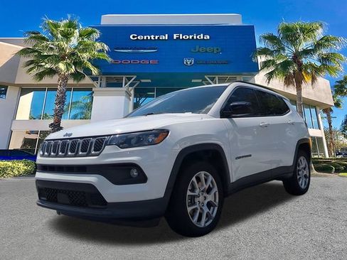 Used 2023 Jeep Compass Latitude AWD/4WD image 9