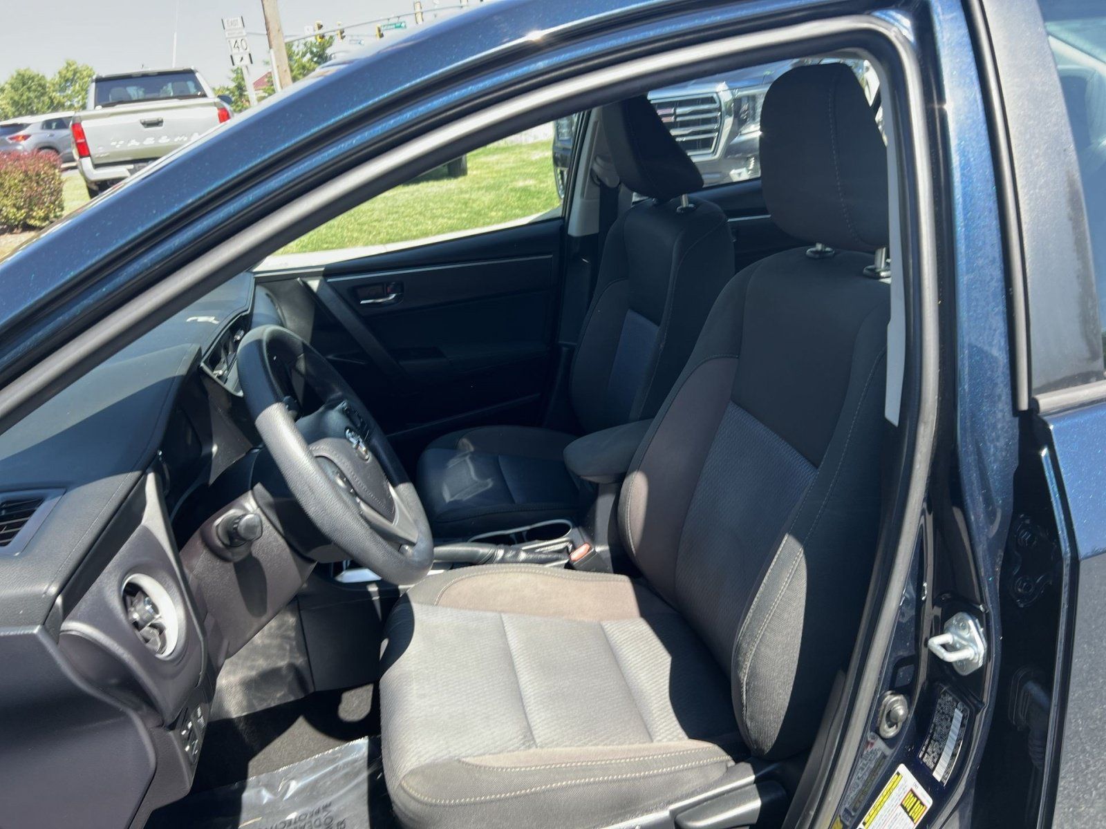 Used 2017 Toyota Corolla LE FWD image 13