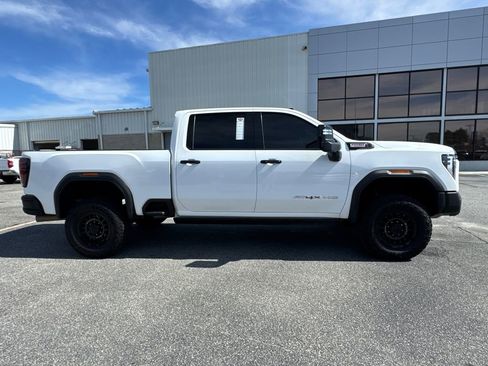Used 2024 GMC Sierra 2500 AT4X w/ AT4X AEV Edition image 2