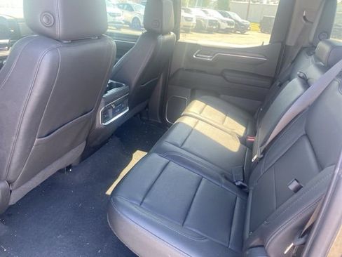 Used 2022 GMC Sierra 1500 SLT w/ SLT Premium Package image 11
