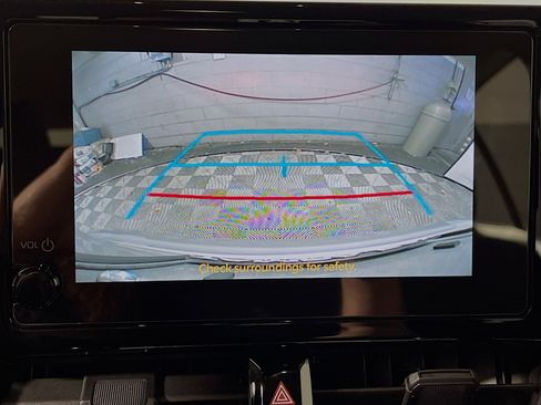 Used 2025 Toyota Corolla LE image 27