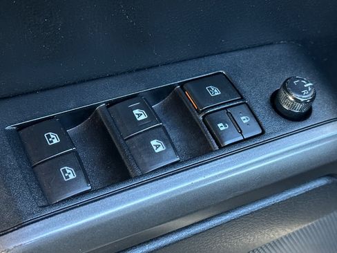 Used 2018 Toyota Tacoma TRD Sport RWD image 13