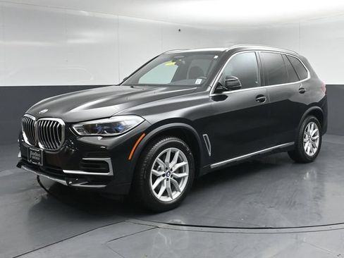 Used 2023 BMW X5 xDrive40i w/ Executive Package AWD/4WD image 3