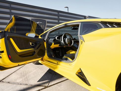 Used 2023 Lamborghini Huracan Tecnica image 36