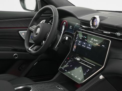 New 2025 Maserati Grecale Modena image 44