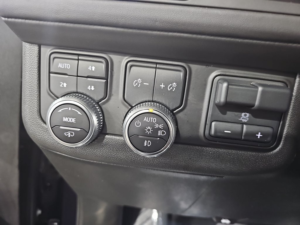 Used 2023 GMC Yukon XL Denali Ultimate w/ LPO, Floor Liner Package AWD/4WD image 33
