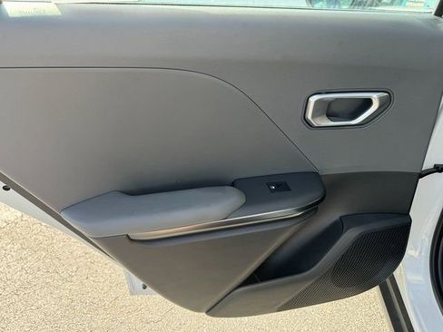 New 2025 Kia K4 FWD image 9