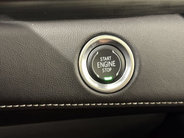 Certified 2024 Cadillac Escalade Premium Luxury w/ Performance Package AWD/4WD image 19