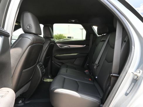 Used 2025 Cadillac XT5 Luxury w/ LPO, Floor Liner Package FWD image 21