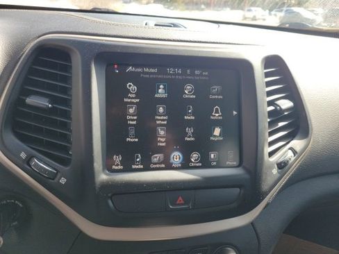 Used 2016 Jeep Cherokee Latitude w/ Cold Weather Group image 36