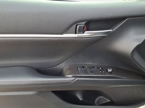 Used 2023 Toyota Camry XSE image 13