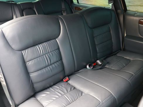 Used 1999 Lincoln Town Car Executive image 16
