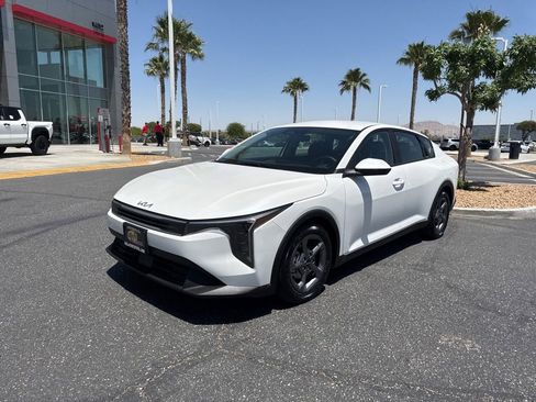Used 2025 Kia K4 FWD image 2