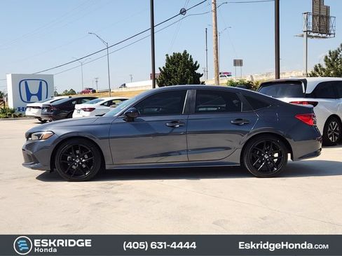 Used 2024 Honda Civic Sport image 4