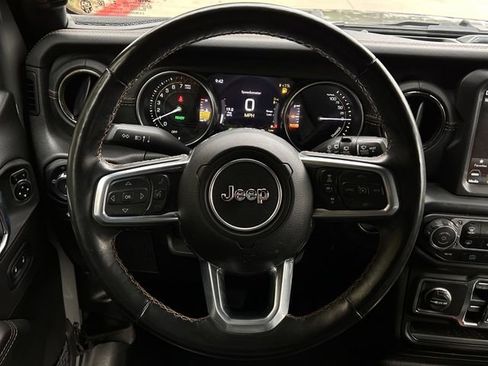 Used 2022 Jeep Wrangler Unlimited Sahara image 13