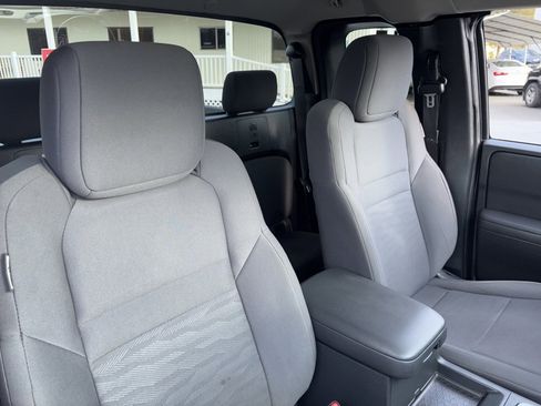 Used 2022 Nissan Frontier S image 6