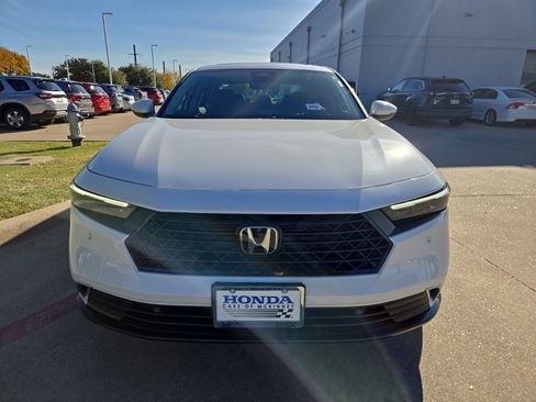 Used 2025 Honda Accord Touring image 3