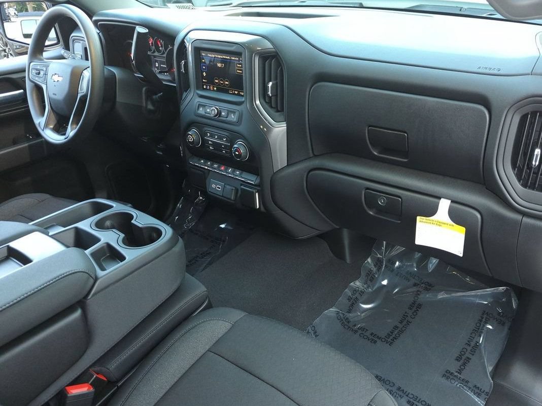 New 2026 Chevrolet Silverado 1500 Custom w/ LPO, Dark Essentials Package RWD image 25