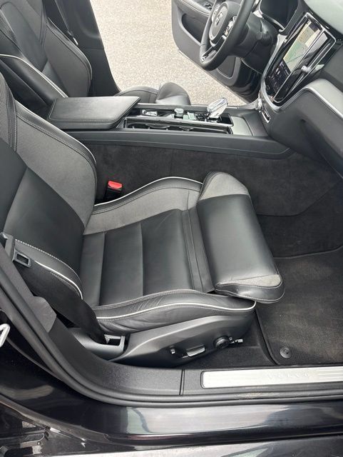 Used 2024 Volvo S60 B5 Plus AWD/4WD image 34